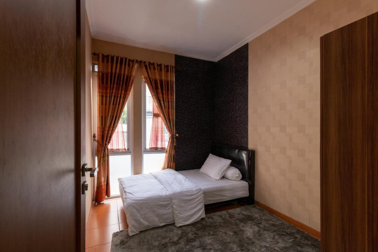 Spacious, White-Villa Belgareti @Kiara Condong Bandung Exterior foto