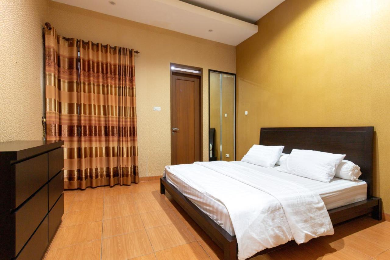 Spacious, White-Villa Belgareti @Kiara Condong Bandung Exterior foto